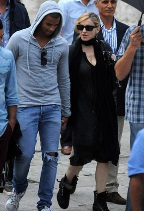 مادونا بالحجاب... في تركيا